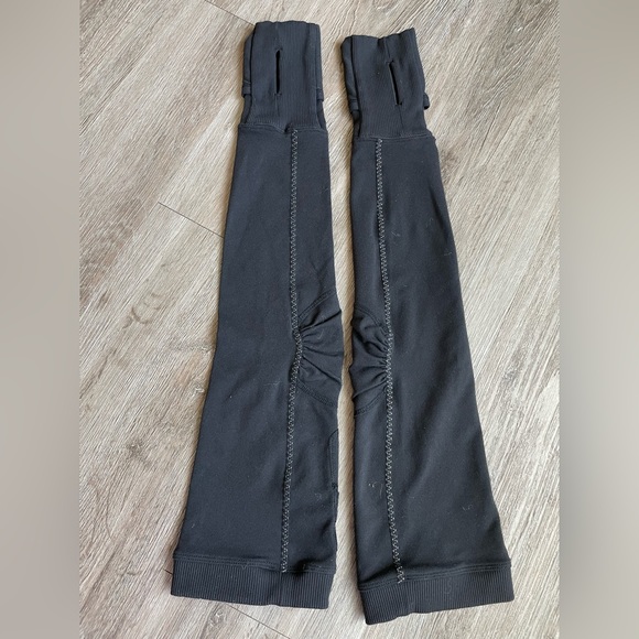 Lululemon Armwarmer - Picture 3 of 8